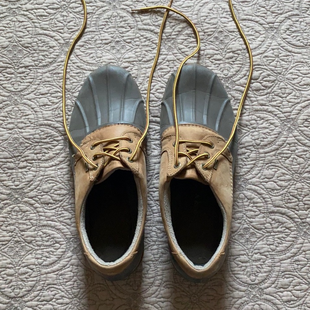 Men’s Sperry Duck boots.